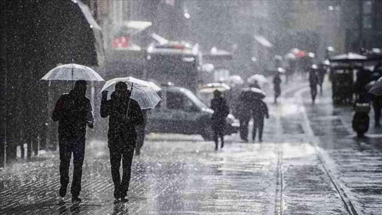 Meteoroloji'den sağanak uyarısı! Bu bölgelerde gök gürültülü yağmur bekleniyor!