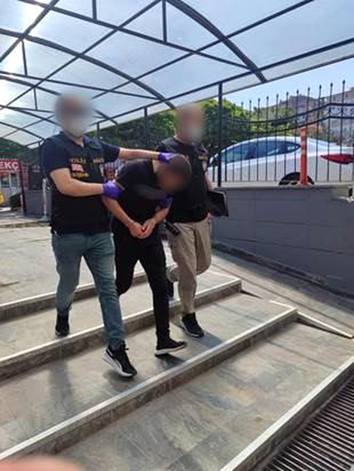Eskişehir\'de Parkta Spor Yapan Vatandaşın 40 Bin TL Değerindeki Cep Telefonu Çalındı