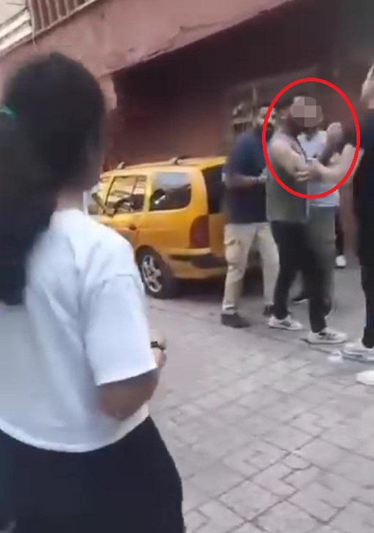 Diyarbakır\'da Polislere Direnen Şüpheli Uyuşturucu Kullanıyormuş