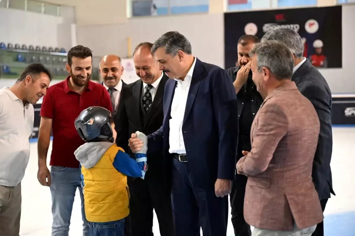 Erzurum Valisi Mustafa Çiftçi, Palandöken Kayak Merkezi\'ndeki tesisleri inceledi