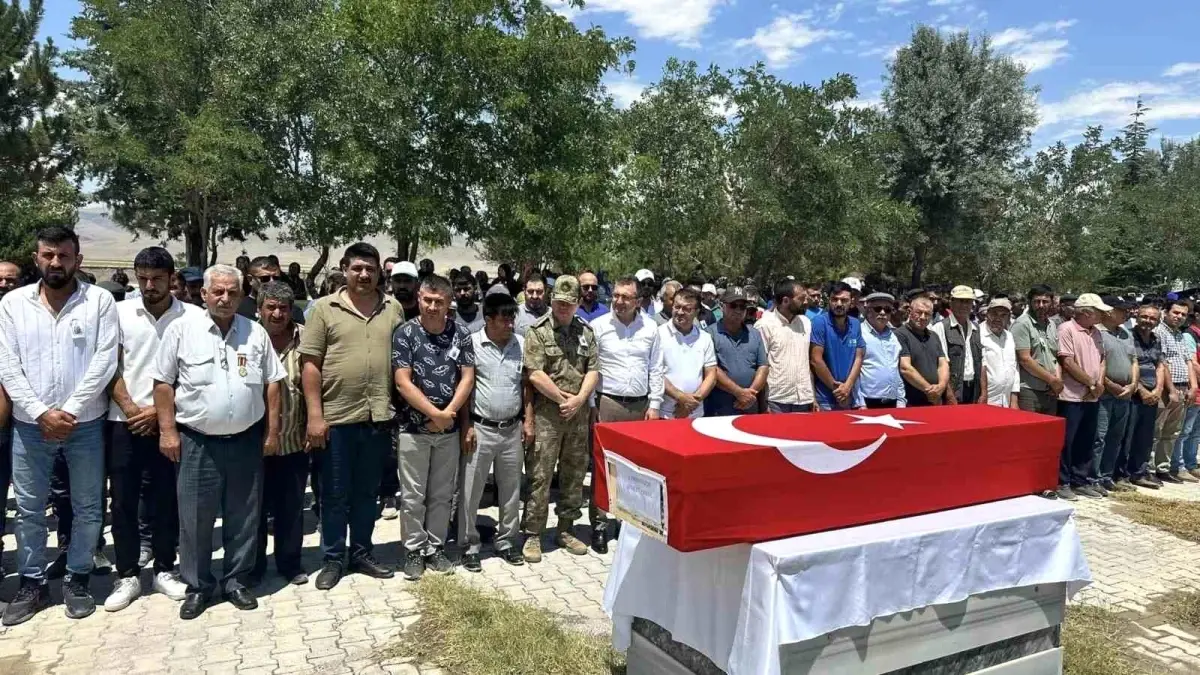 Kıbrıs gazisi Şevket Erkol son yolculuğuna uğurlandı