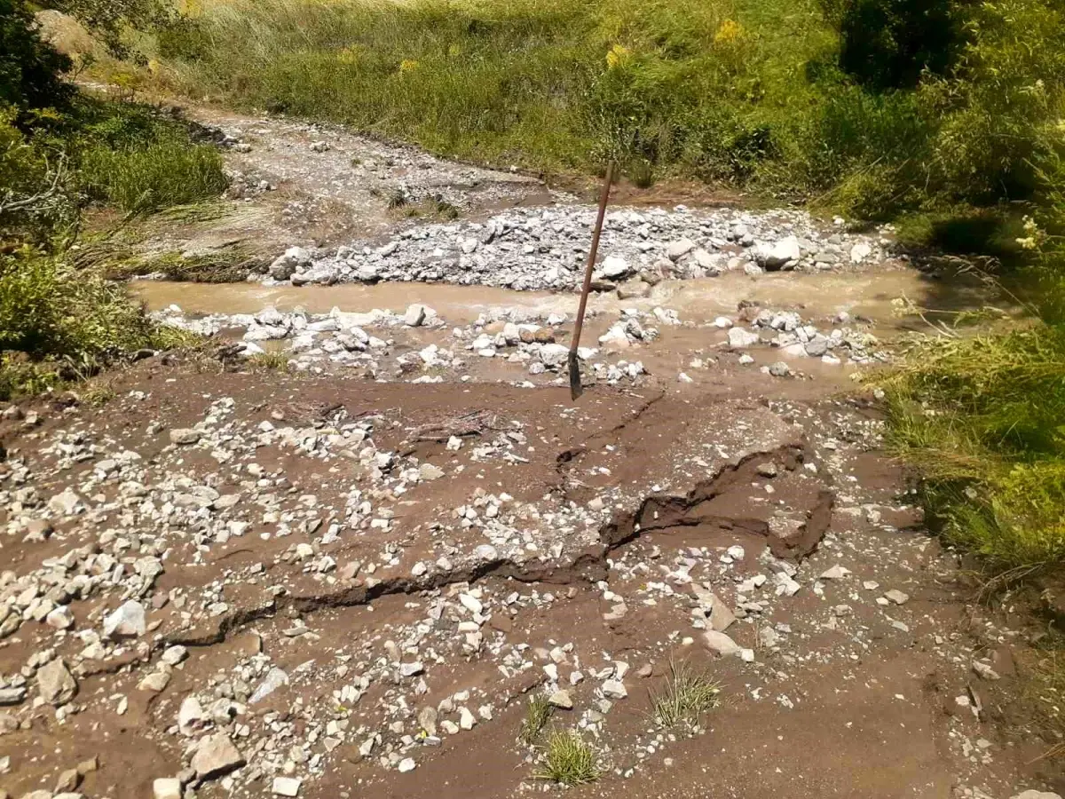 Tunceli\'de Ekim Yapan Çiftçinin Ekili Alanları Zarar Gördü