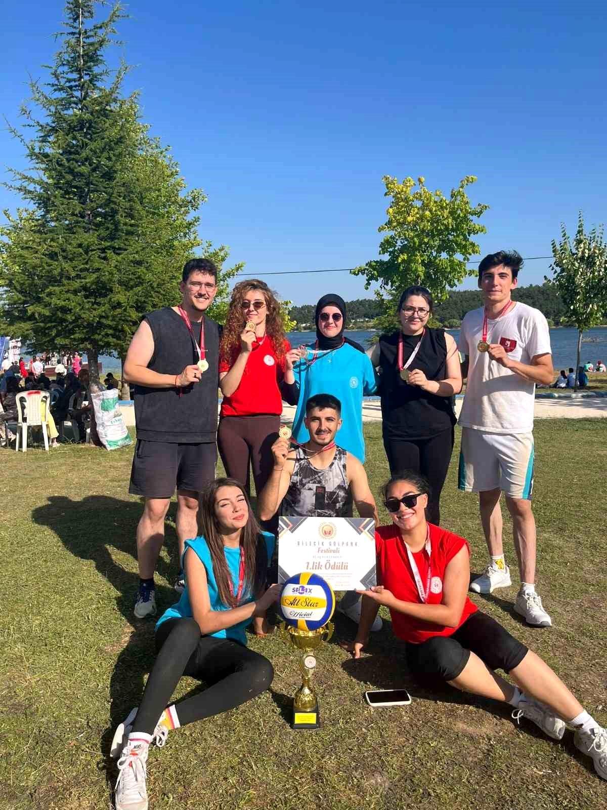 Şeyh Edebali Üniversitesi Plaj Voleybolu Turnuvasında Zafer