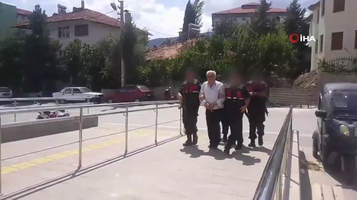 Burdur\'da tefecilik operasyonunda yakalanan baba oğul tutuklandı