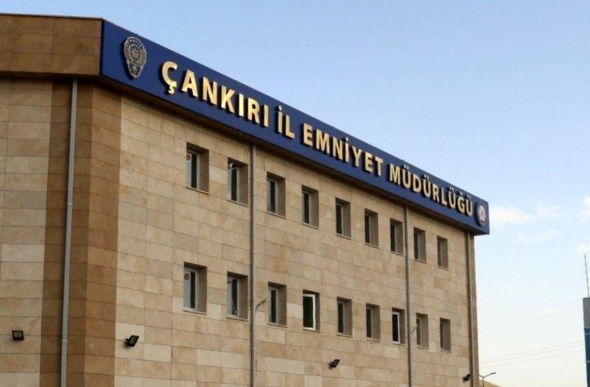 Çankırı\'da Gerçekleştirilen Operasyonda 7 Tabanca ve 9 Av Tüfeği Ele Geçirildi