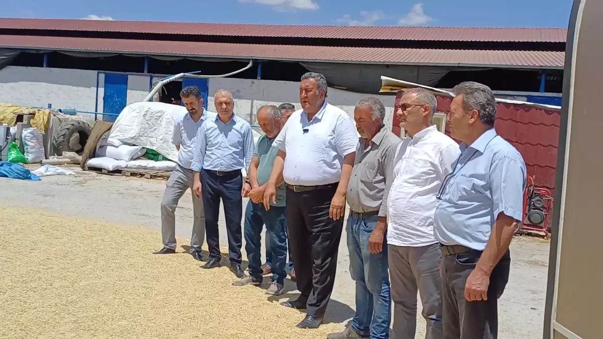 Niğde\'de Arpa Üreticileri Sorunlarını Anlattı