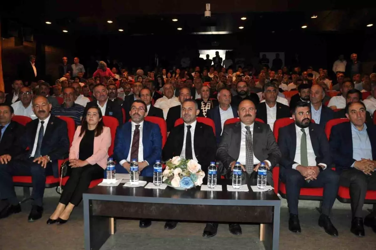 AK Parti Kars İl Danışma Meclisi Toplantısı Milletvekili Adem Çalkın\'ın katılımıyla yapıldı