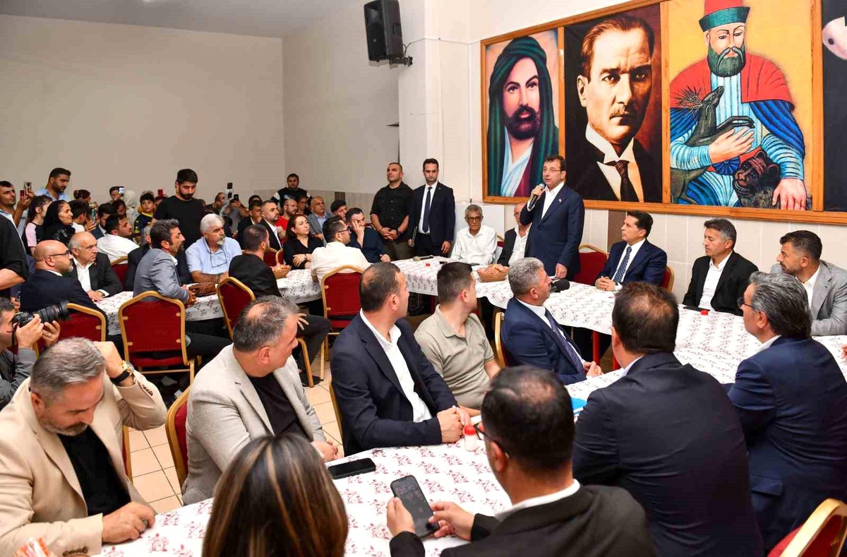 Esenyurt Belediye Başkanı Ahmet Özer ve İBB Başkanı Ekrem İmamoğlu, Alevi vatandaşlarla Muharrem orucunu açtı