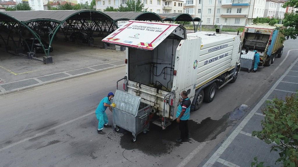 Kocasinan Belediyesi Çöp Konteynırlarını Dezenfekte Ediyor