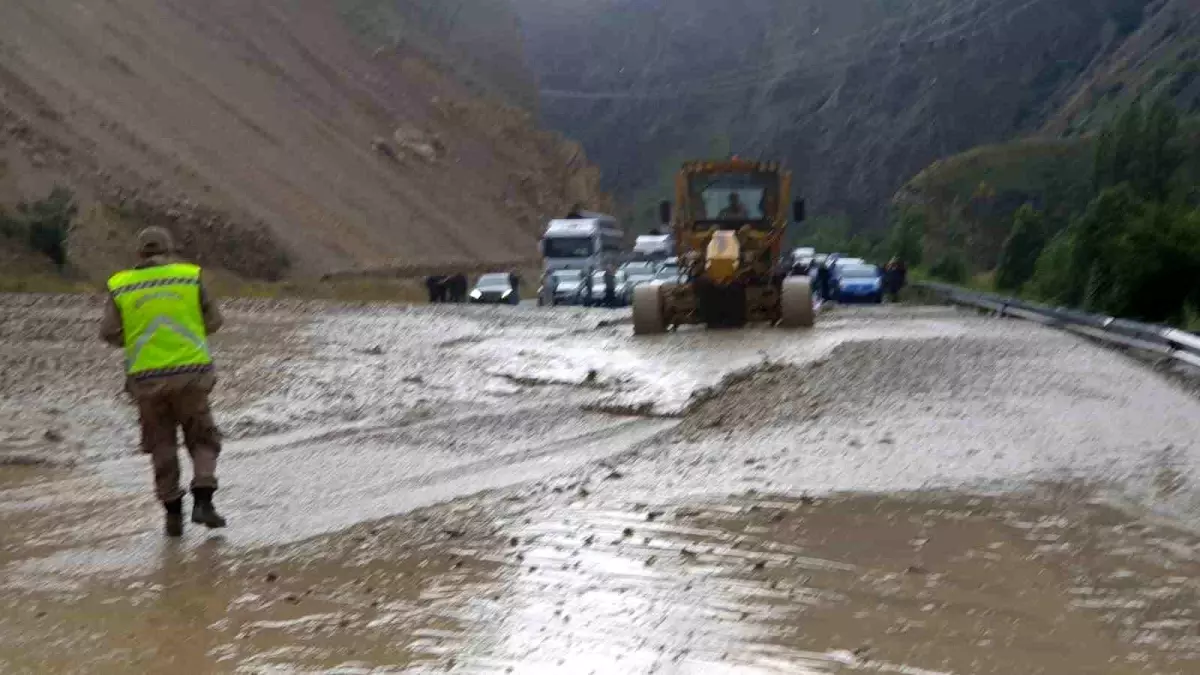 Erzurum\'da Yağışlar Heyelanlara Yol Açtı