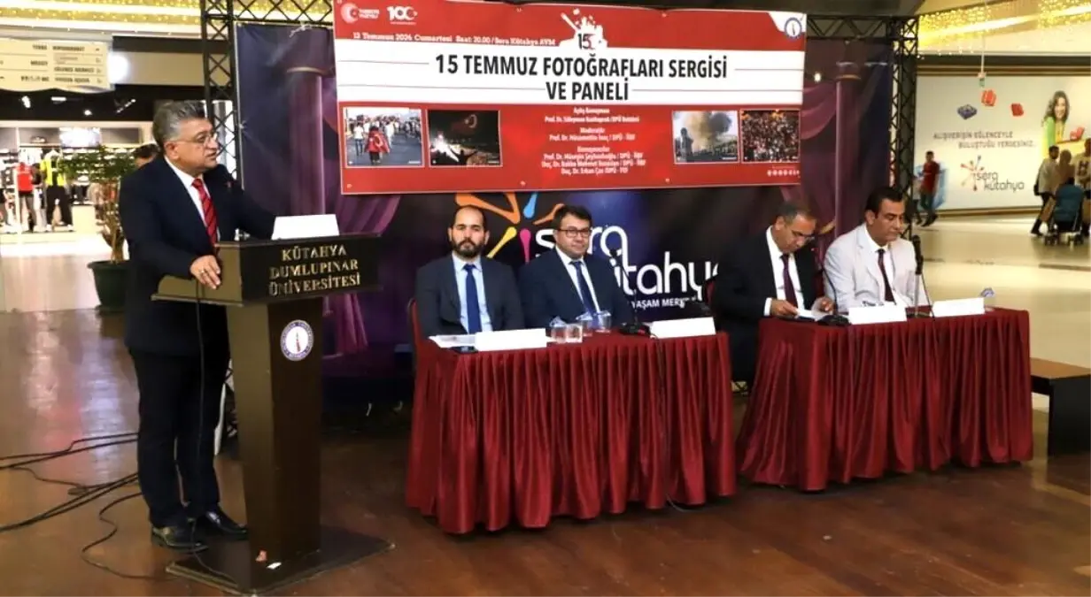 Kütahya Dumlupınar Üniversitesi\'nde 15 Temmuz Fotoğrafları Sergisi ve Paneli düzenlendi