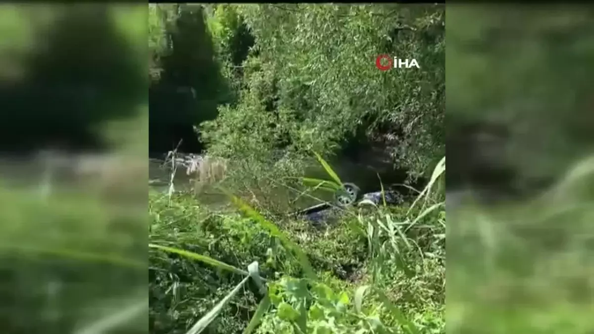 Menderes Nehri\'ne uçan otomobildeki 2 kişi hayatını kaybetti