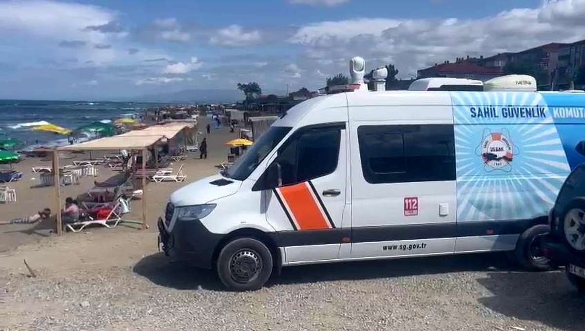 Karasu\'da denize girenlere uyarılar sürüyor