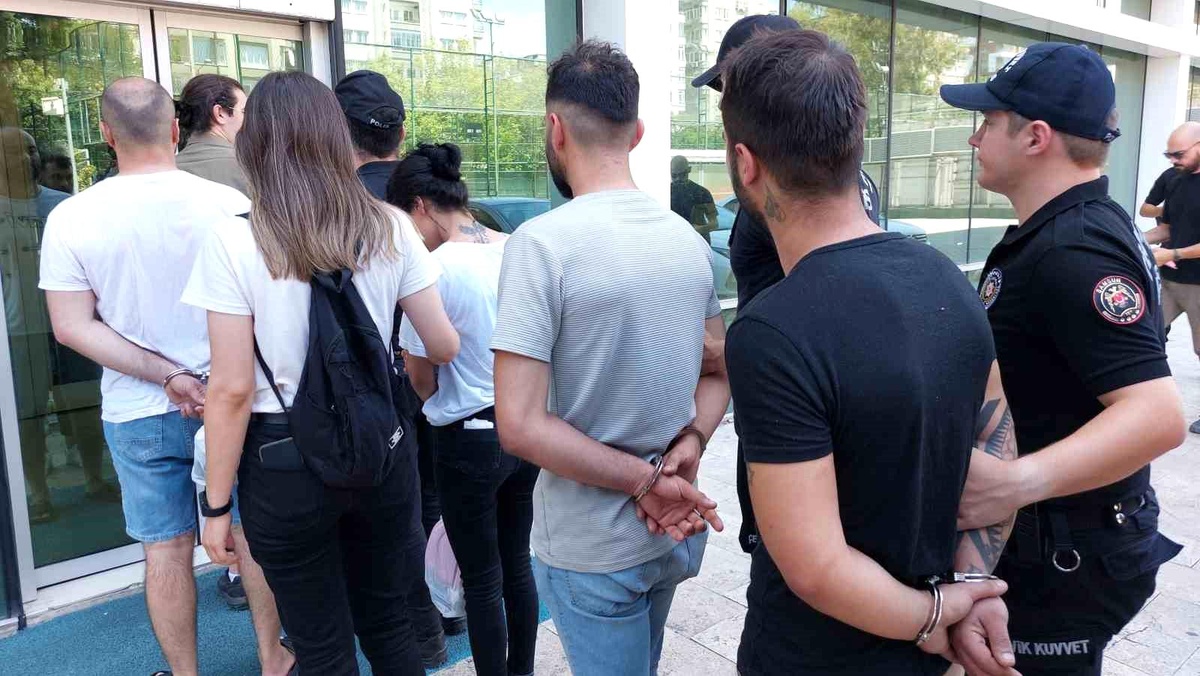 Samsun\'da 5 Kişi Uyuşturucu Operasyonunda Gözaltına Alındı