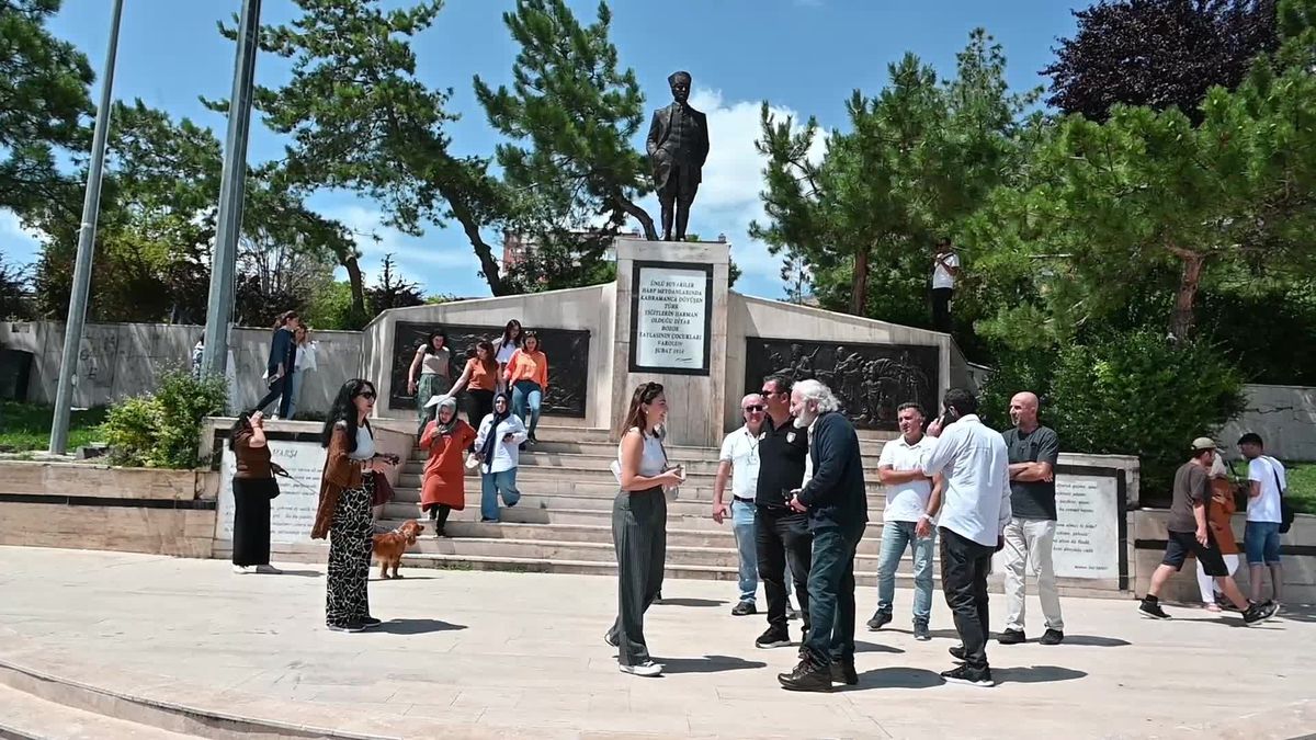 Yozgat\'ta Sokak Hayvanlarına Yönelik Ötenazi İçeren Kanun Tasarısına Karşı Protesto