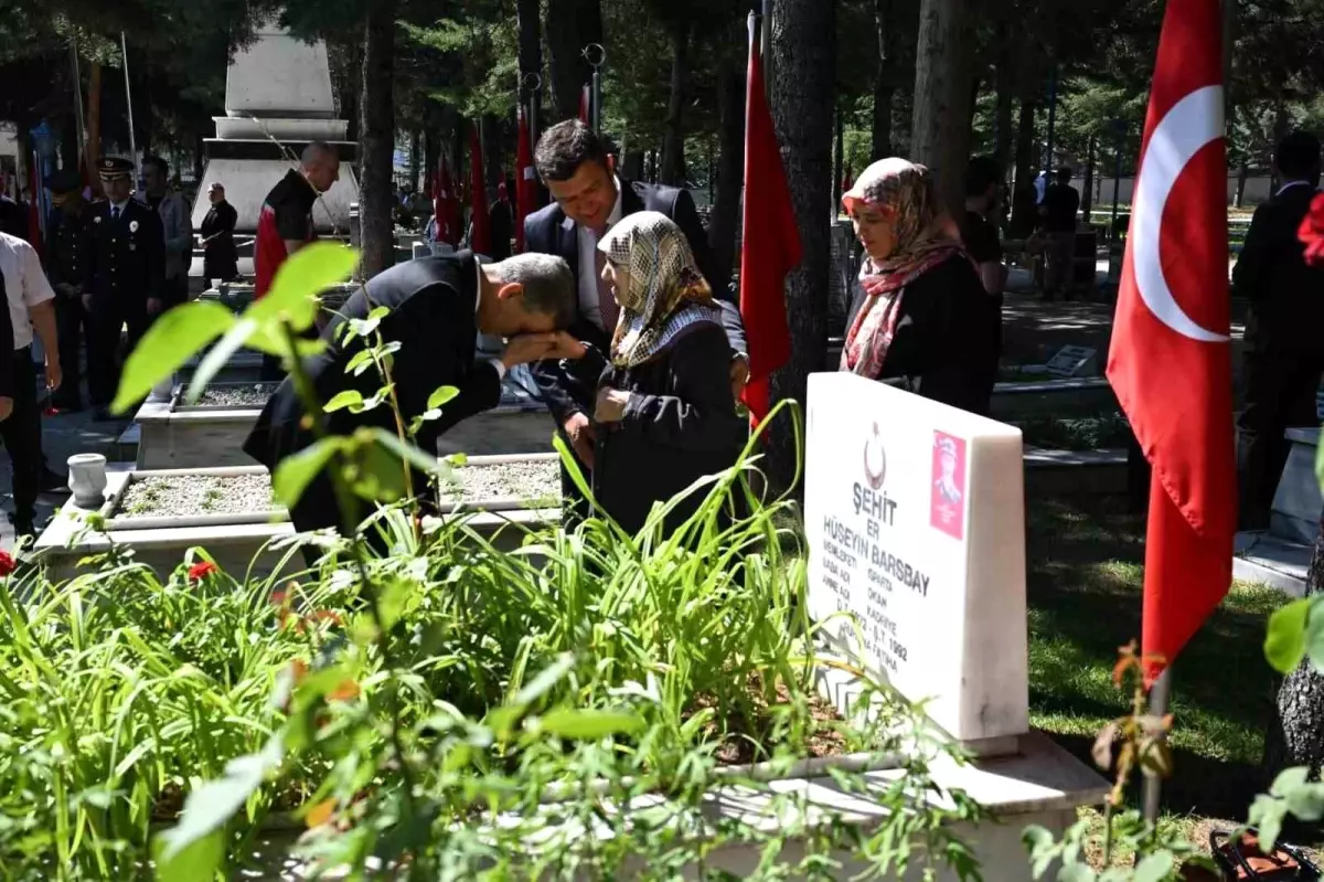 Isparta\'da 15 Temmuz Demokrasi ve Milli Birlik Günü\'nde Şehitleri Anma ve Fidan Dikimi Programı Düzenlendi