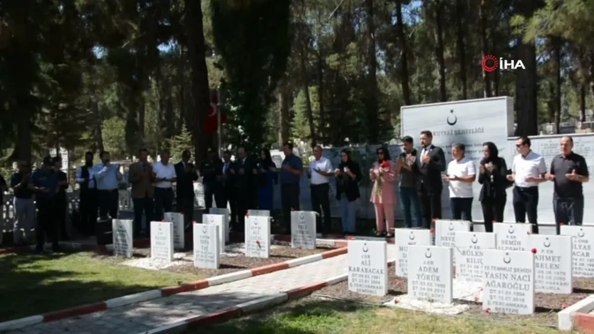 15 Temmuz Şehidi Ağaroğlu, mezarı başında anıldı