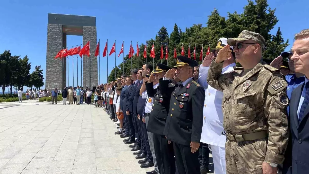 15 Temmuz Demokrasi ve Milli Birlik Günü\'nde Şehitler Abidesi\'nde anma programı düzenlendi