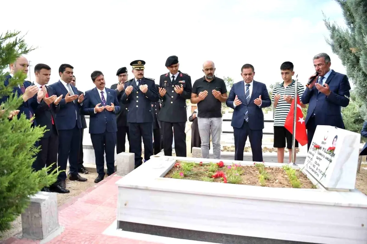 15 Temmuz Demokrasi ve Milli Birlik Günü\'nde Kırşehir\'de Şehitlerin Mezarları Ziyaret Edildi