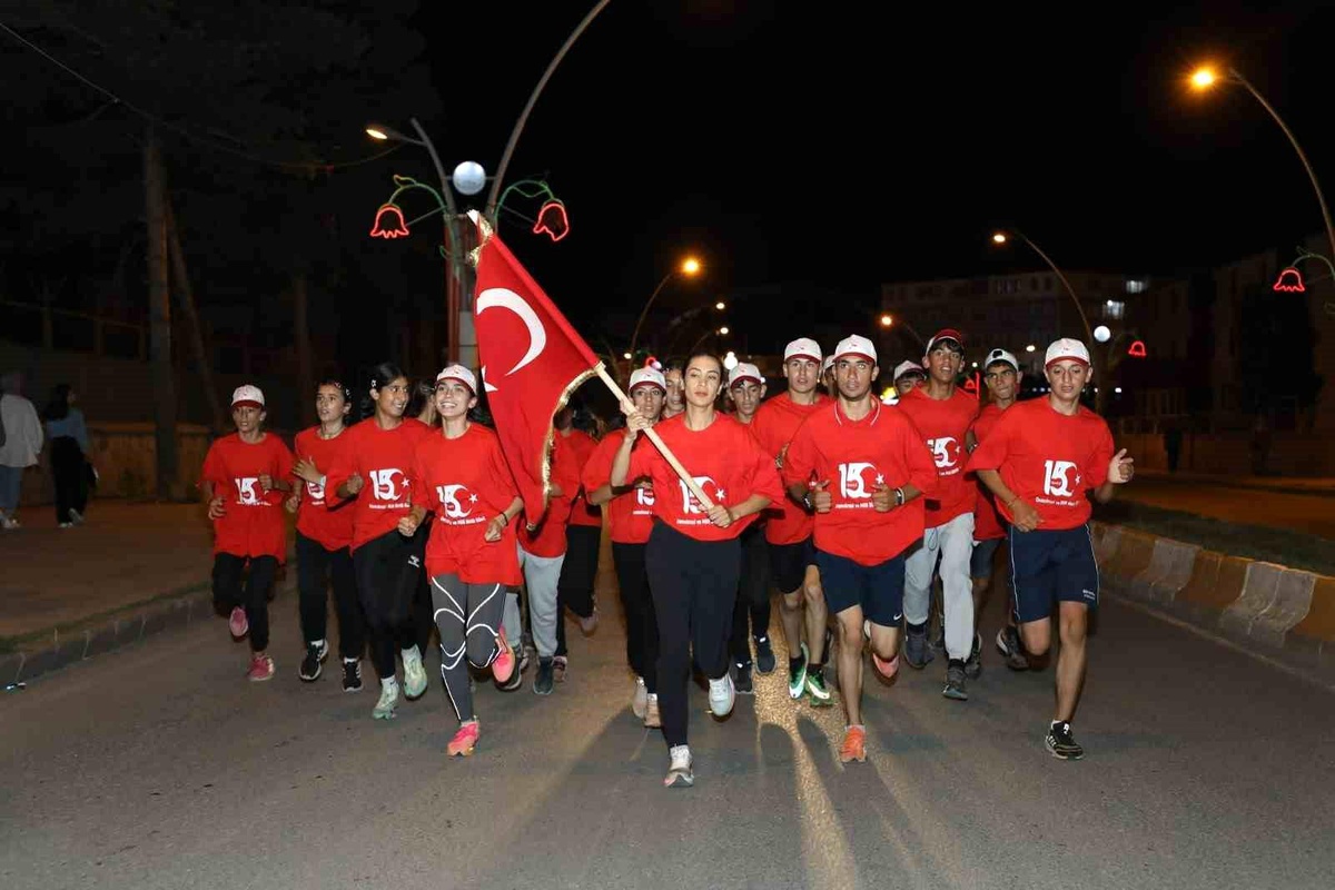 Ağrı\'da "15 Temmuz Sancak Koşusu" düzenlendi