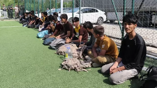İran'dan Gebze'ye giden alüminyum yüklü tırda 23 düzensiz göçmen çıktı