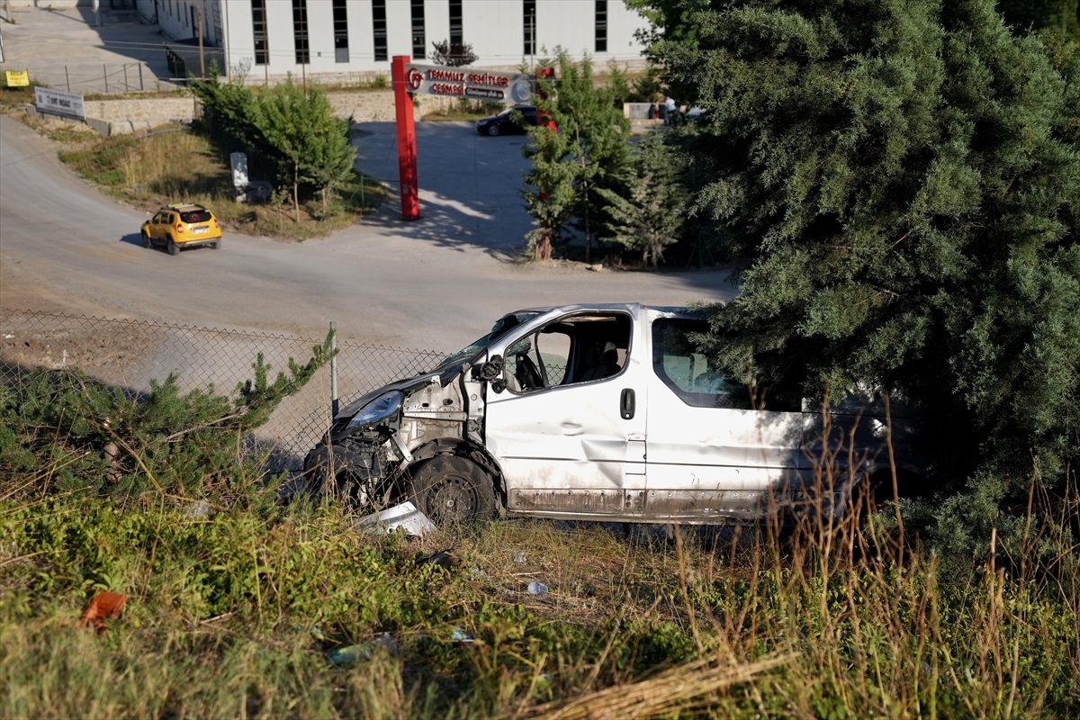 Anadolu Otoyolu\'nda kaza: 1 ölü, 2 yaralı