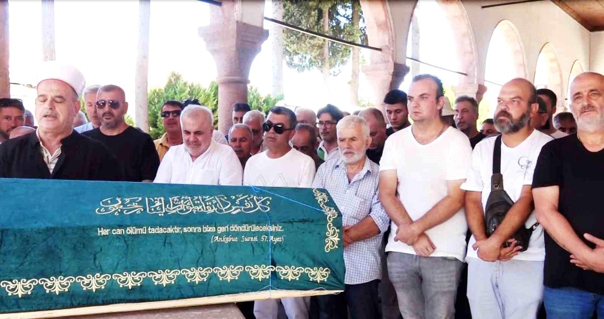 Ayvalık\'ın tanınmış ailesinin büyüğü Sevim Arman hayatını kaybetti
