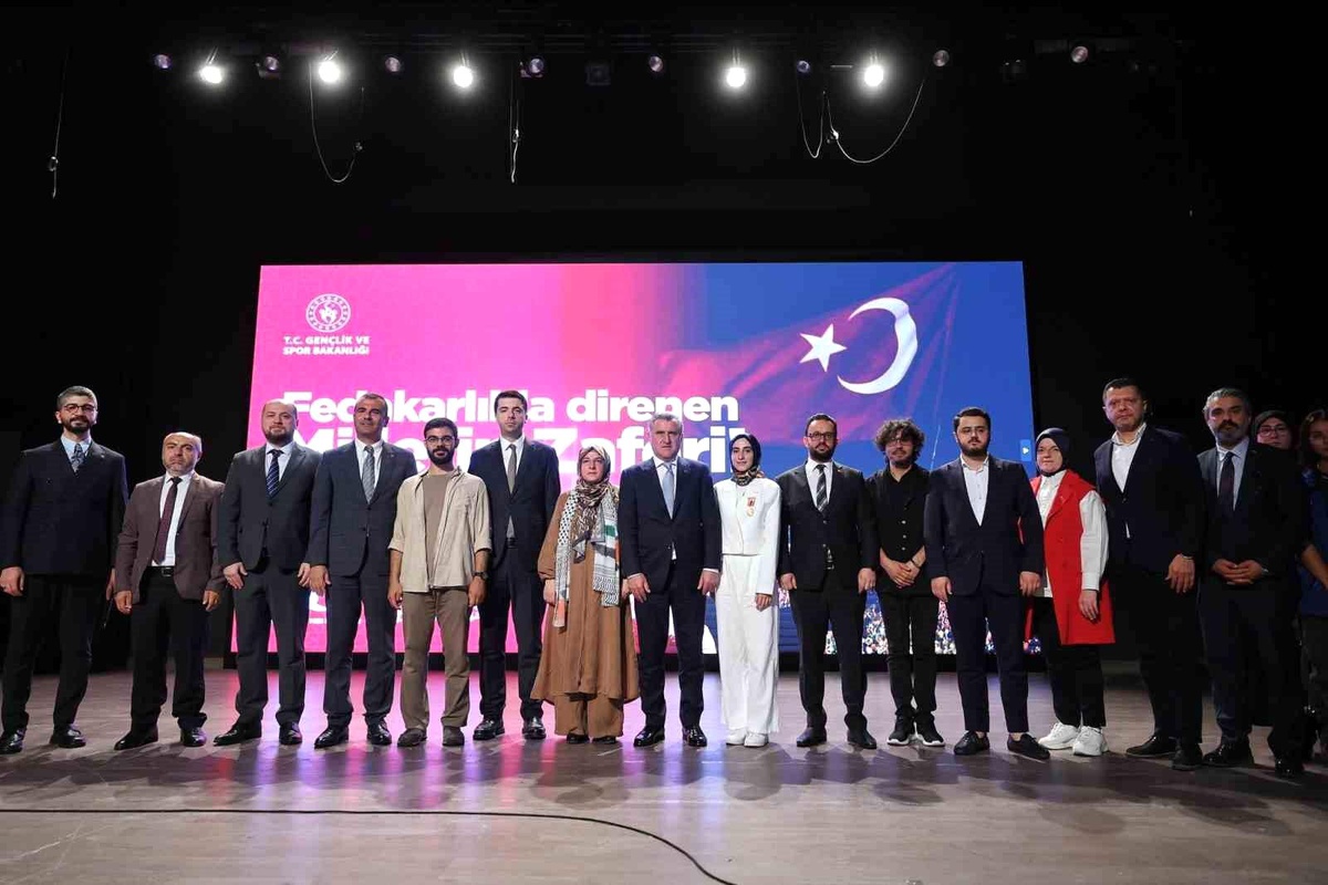Gençlik ve Spor Bakanı Dr. Osman Aşkın Bak, Genç Şehitleri Anma Programı\'na katıldı