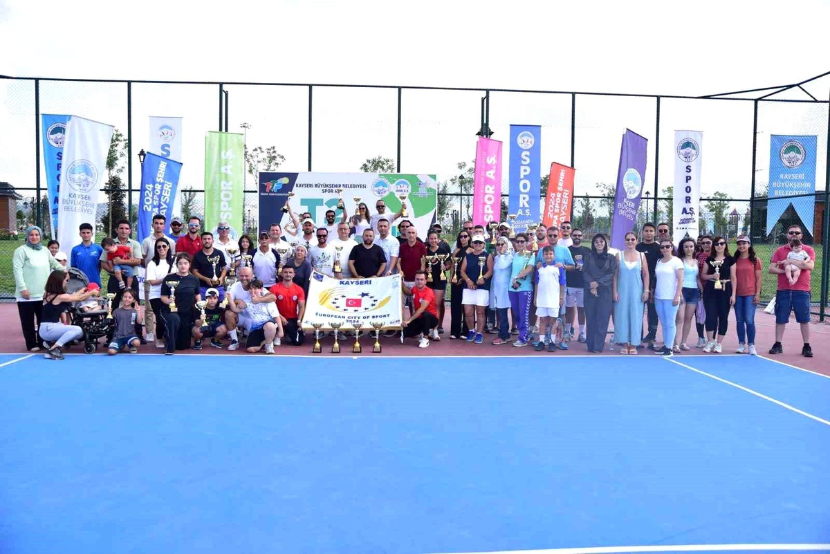 Kayseri\'de düzenlenen T200 Master Tenis Turnuvası sona erdi