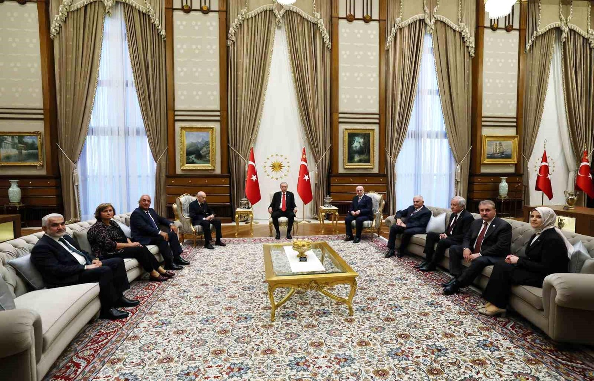 Cumhurbaşkanı Recep Tayyip Erdoğan, MHP Genel Başkanı Devlet Bahçeli ve diğer siyasi parti liderlerini kabul etti