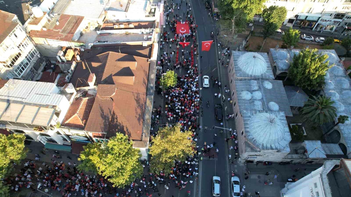 İstanbul Fatih\'te 15 Temmuz yürüyüşü gerçekleştirildi