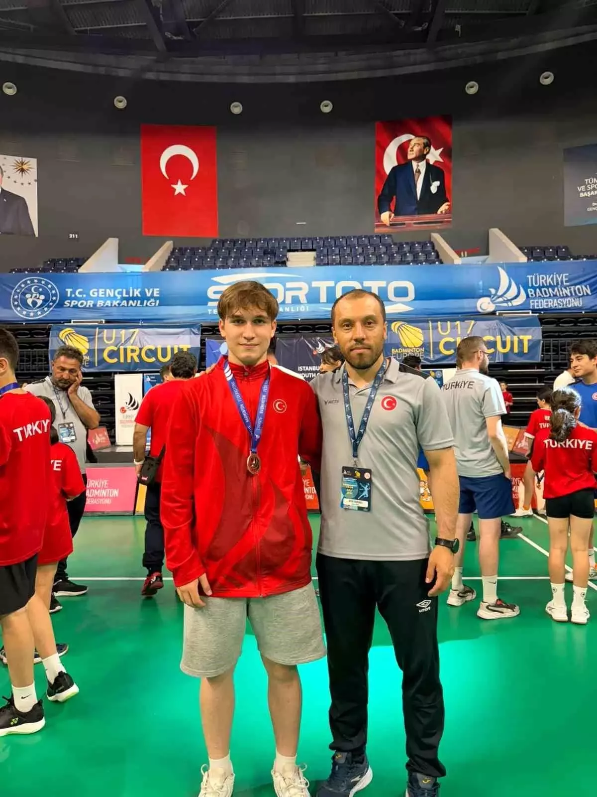 Kayserili Sporcu Hasan Can Arslan İstanbul U17 Open 2024 Badminton Turnuvası\'nda Bronz Madalya Kazandı