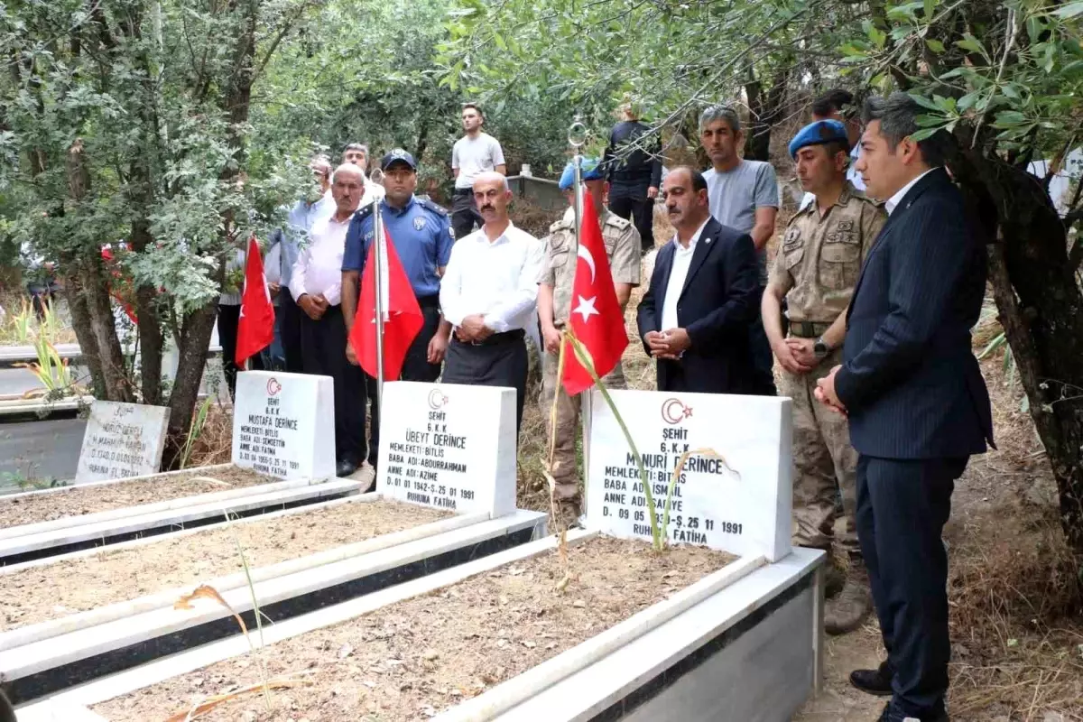 Hizan Kaymakamı, 15 Temmuz Şehitlerini Anma Etkinliği Kapsamında Şehitliği Ziyaret Etti