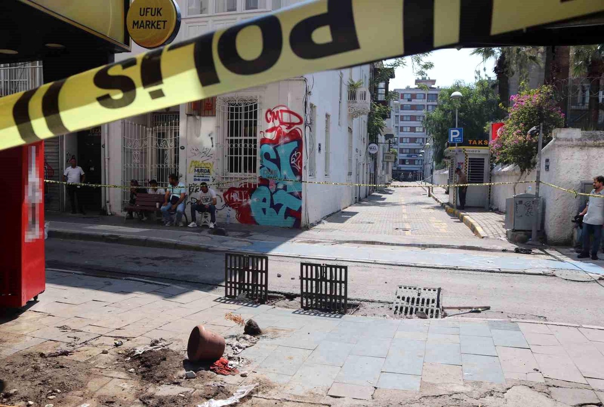 İzmir\'de Yağmurda Elektrik Akımına Kapılan 2 Kişinin Ölümüyle İlgili Gözaltı Sayısı 35\'e Yükseldi