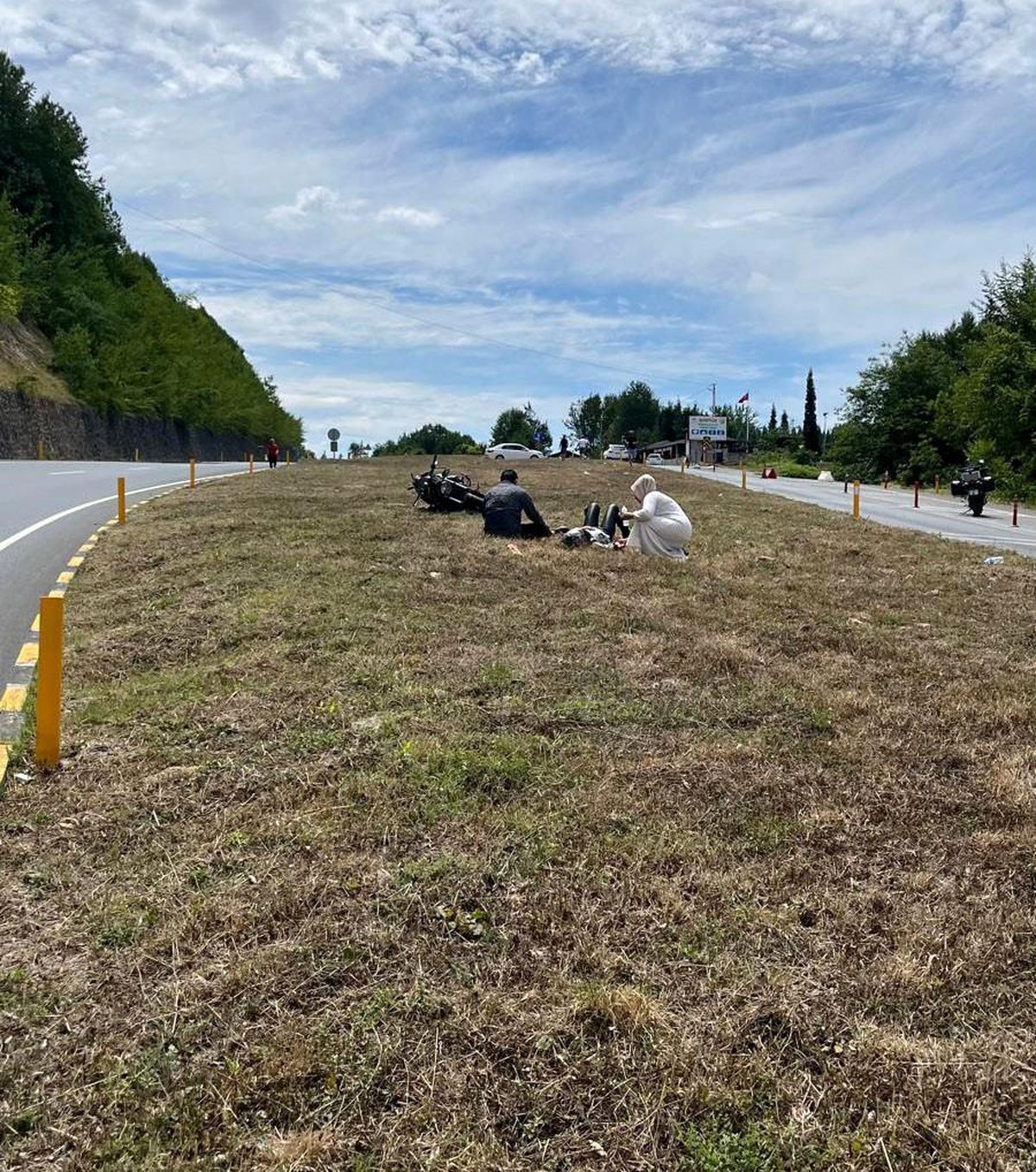 Zonguldak\'ın Ereğli ilçesinde mazot nedeniyle motosiklet kaza yaptı, 2 kişi yaralandı