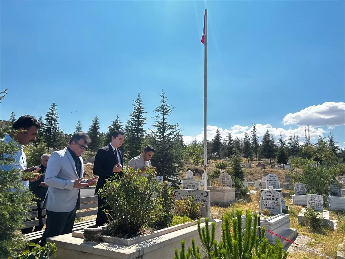 Karakeçili\'de 15 Temmuz şehitleri kabirleri ziyaret edildi