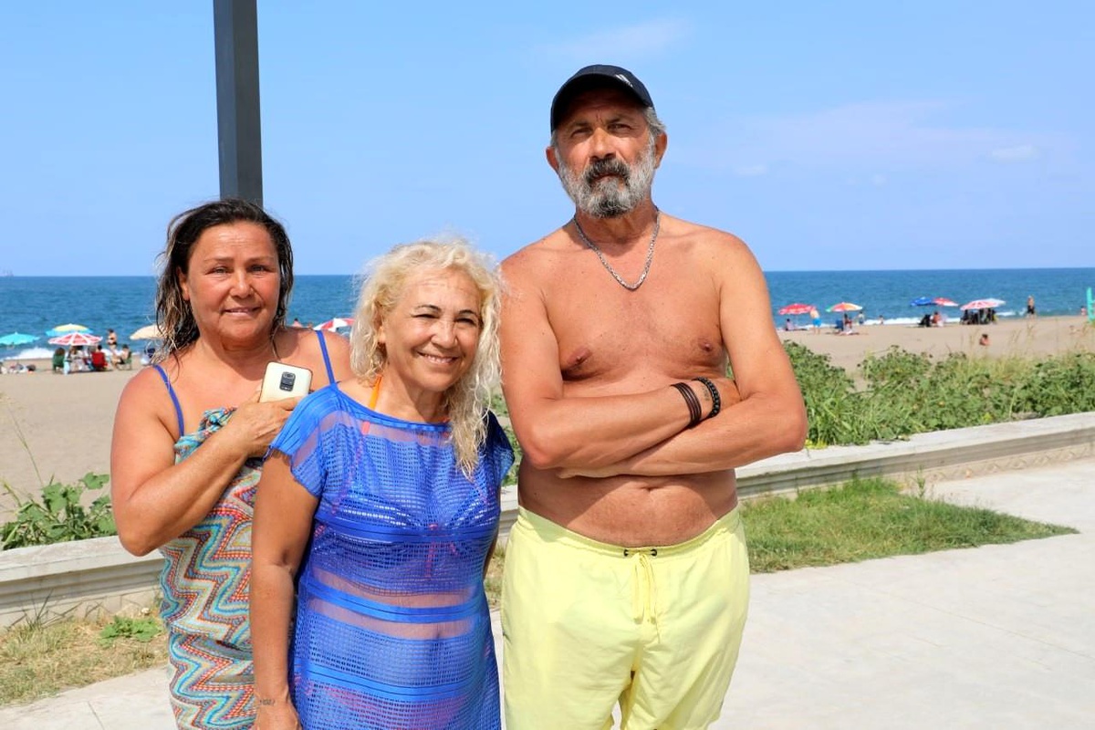 Karasu Sahilinde İşletme Sorunu: Esnaf ve Tatilciler Karşı Karşıya