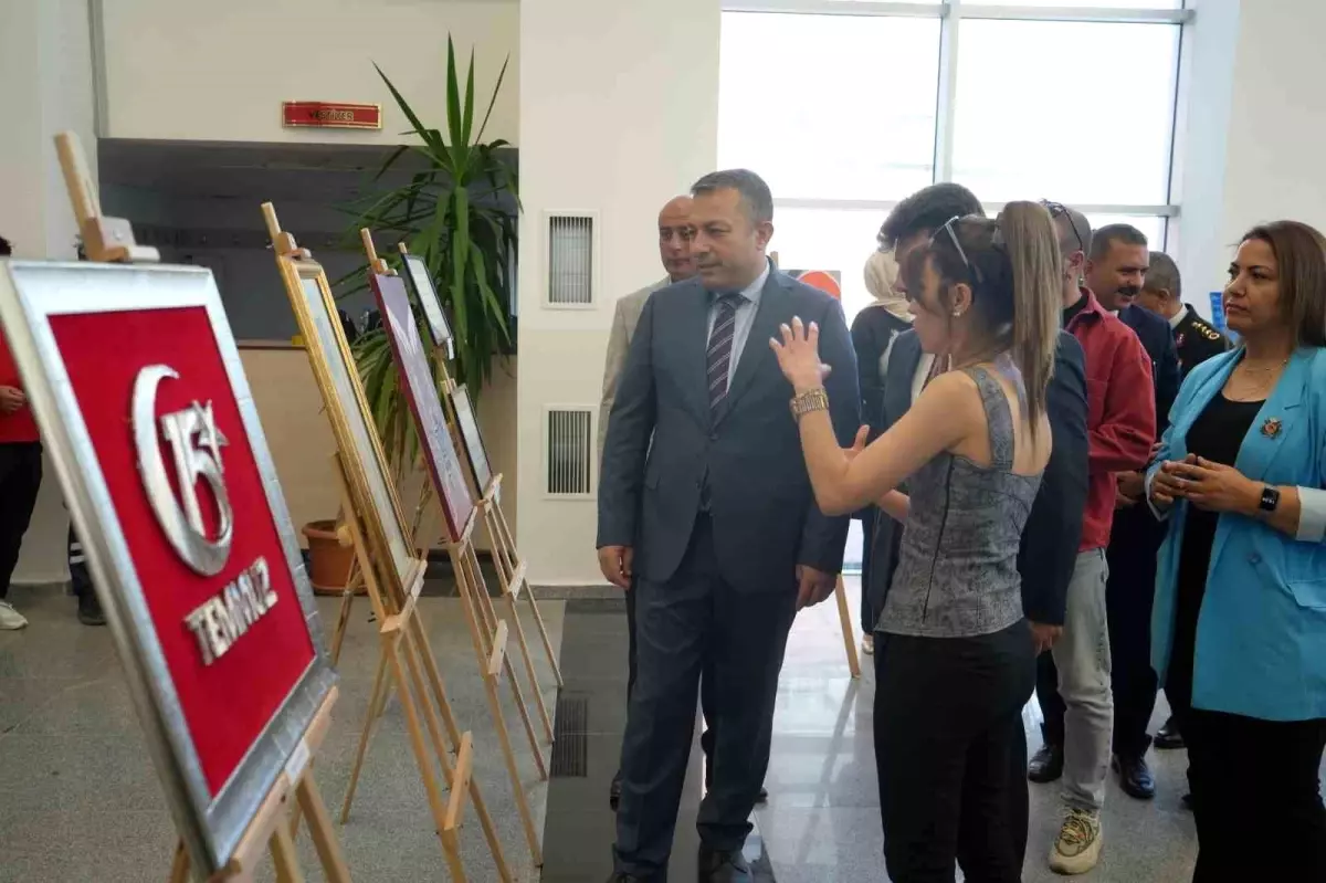 Kilis\'te 15 Temmuz Demokrasi ve Milli Birlik Günü için fotoğraf sergisi açıldı