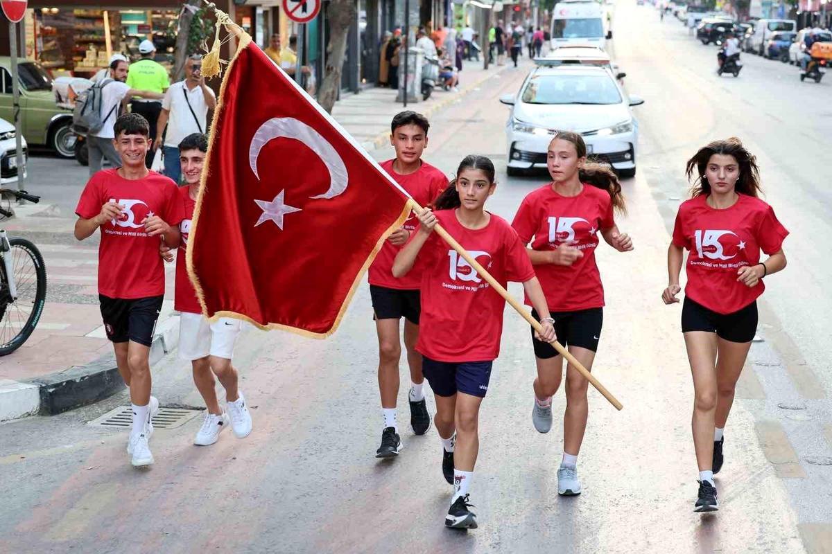 Manisa\'da 15 Temmuz Sancak Koşusu Büyük Heyecan Yarattı