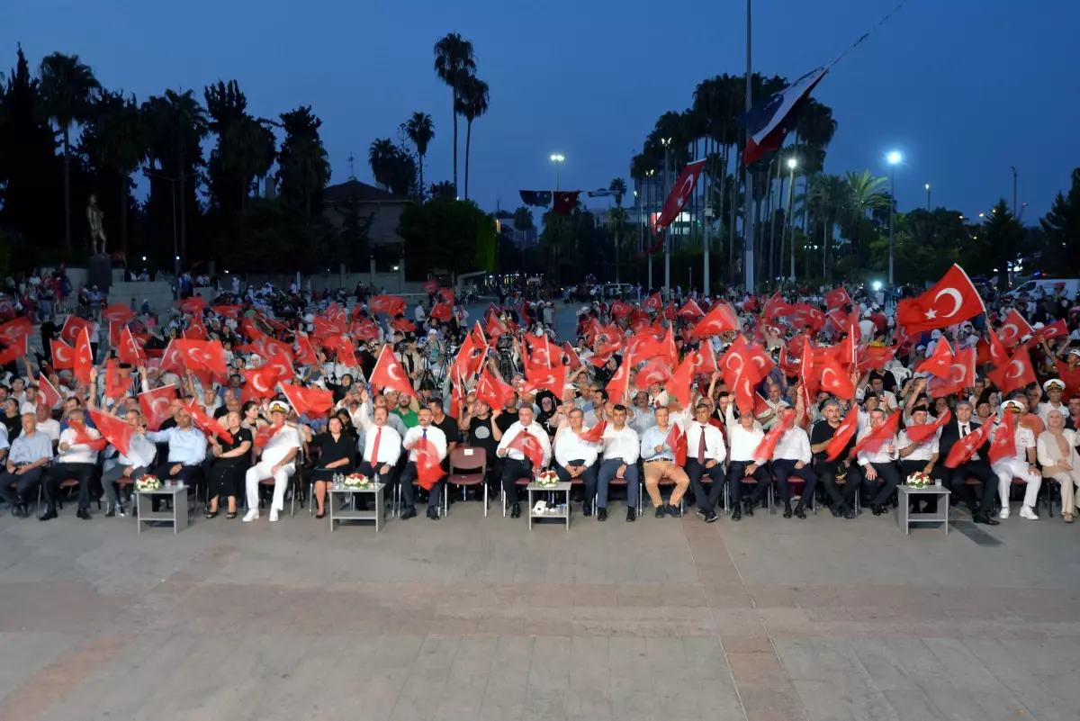 Mersin\'de 15 Temmuz Demokrasi ve Milli Birlik Günü Anma Yürüyüşü düzenlendi