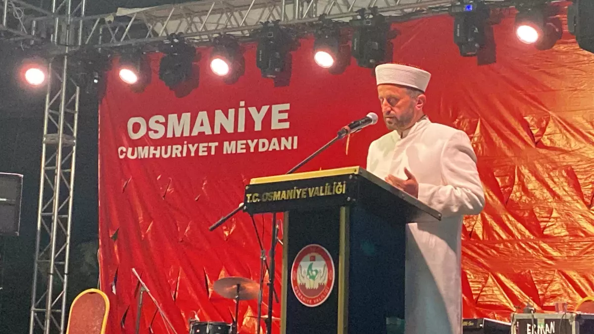 Osmaniye\'de 15 Temmuz Demokrasi ve Milli Birlik Günü Yürüyüşü