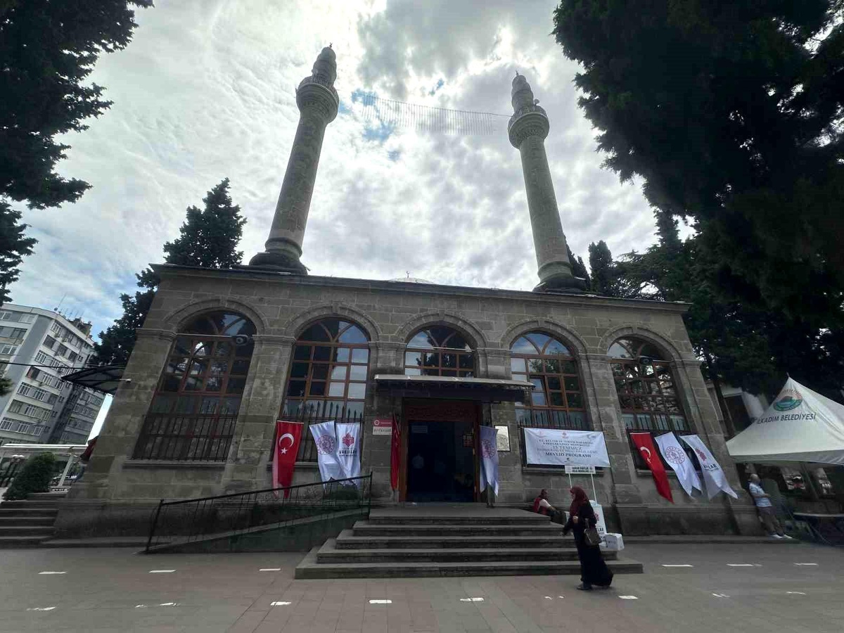 Samsun\'da 15 Temmuz Demokrasi ve Milli Birlik Günü kapsamında şehitlikler ziyaret edildi