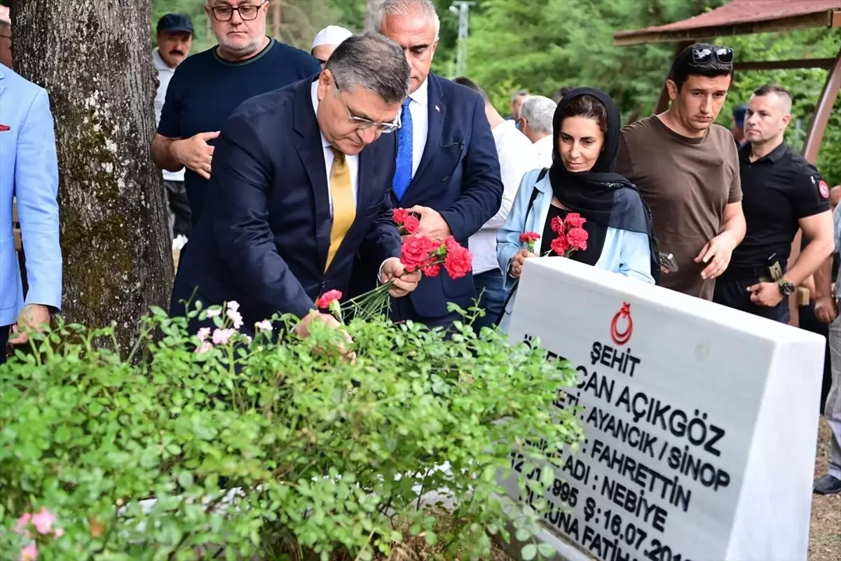 Sinop\'ta 15 Temmuz şehidi Açıkgöz, kabri başında anıldı