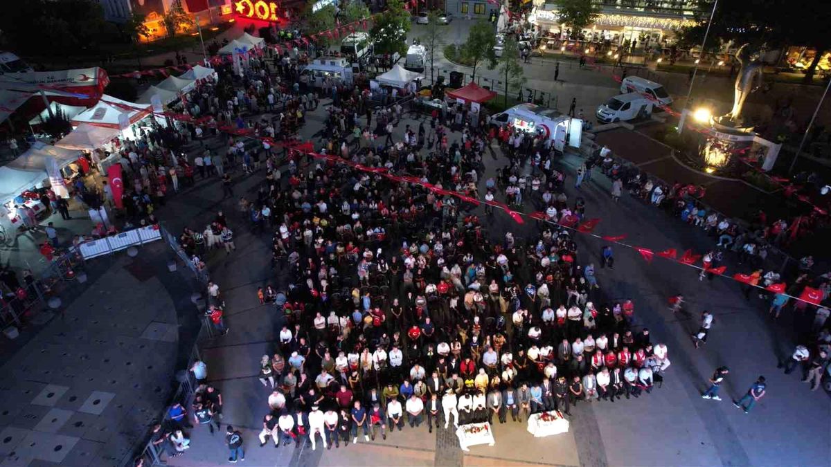 Yalova\'da 15 Temmuz Demokrasi ve Milli Birlik Günü Anma Programı Gerçekleştirildi