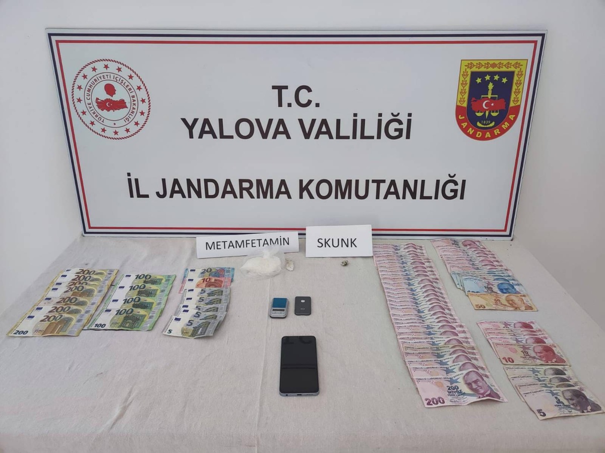 Yalova\'da Uyuşturucu Operasyonunda 2 Şüpheli Tutuklandı