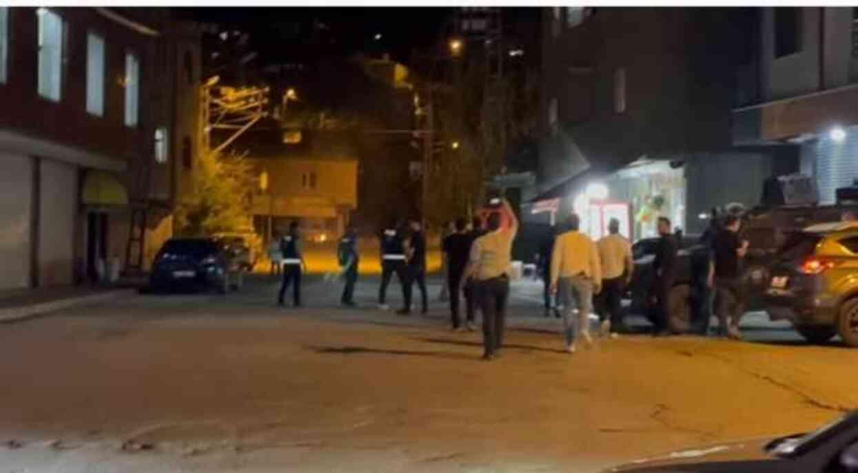 15 Temmuz yürüyüşü yapan gruba havai fişekli saldırı