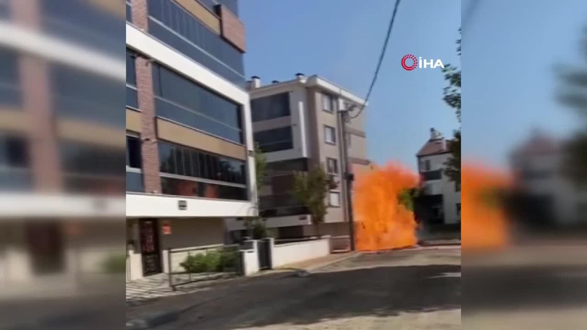 Altyapı çalışmasında patlatılan doğalgaz hattında çıkan yangın paniğe neden oldu