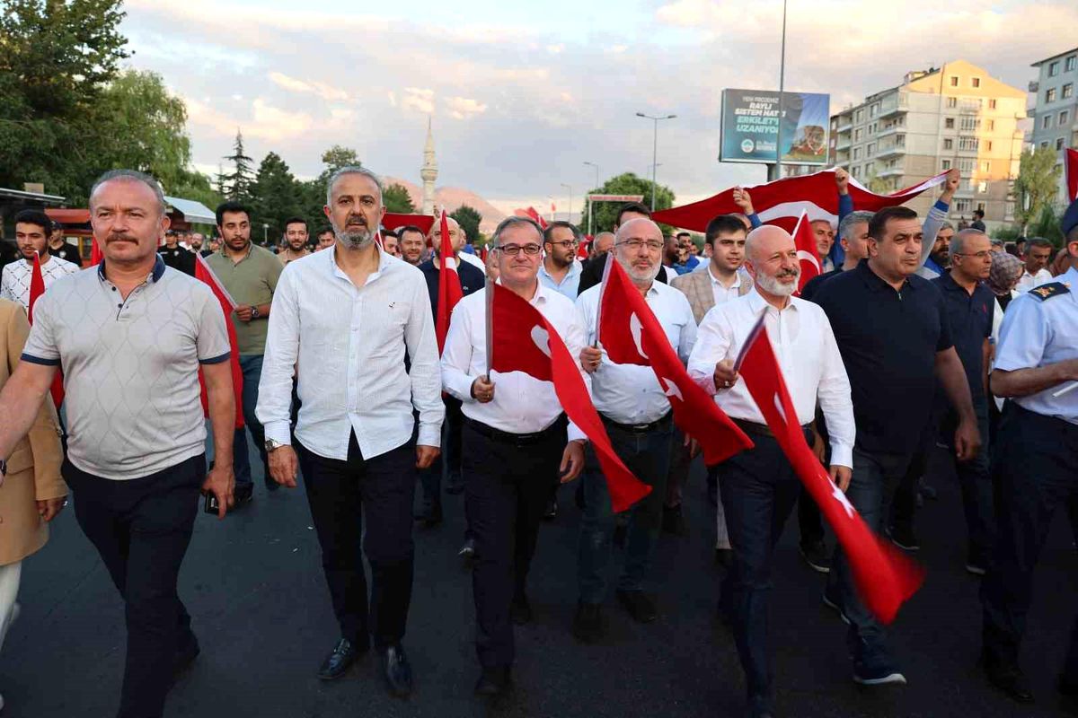 Hacılar Belediye Başkanı Bilal Özdoğan, 15 Temmuz Demokrasi ve Milli Birlik Günü\'nde birliğin ve beraberliğin önemini vurguladı
