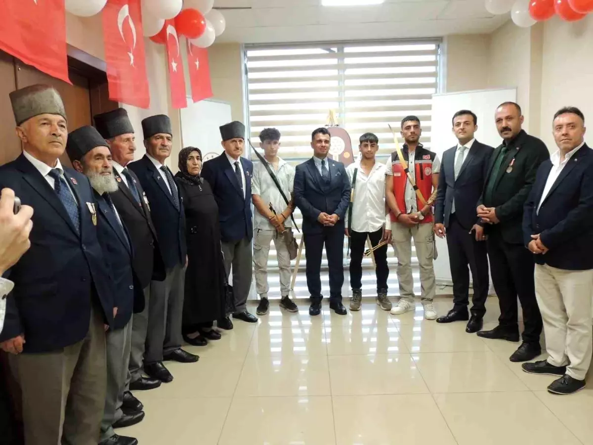 15 Temmuz Demokrasi ve Milli Birlik Günü\'nde çocuklar demokrasi nöbeti tuttu