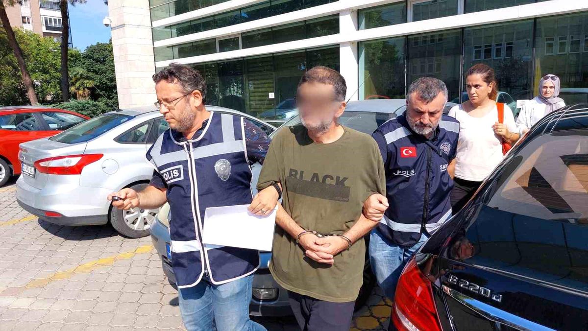Samsun\'da Oğlunun Kumar Borcundan Dolayı Bunalıma Giren Şahıs, Eşini Bıçaklayarak Ağır Yaraladı